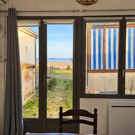 La Brise De Mer, Vue Et Accès Direct à La Hébergement de vacances *